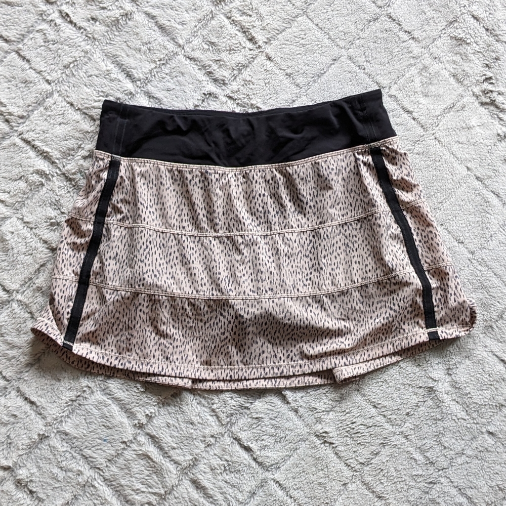Lululemon Pace Rival Skort Animal Print Women’s 8 Tan Dotty Dash Skirt